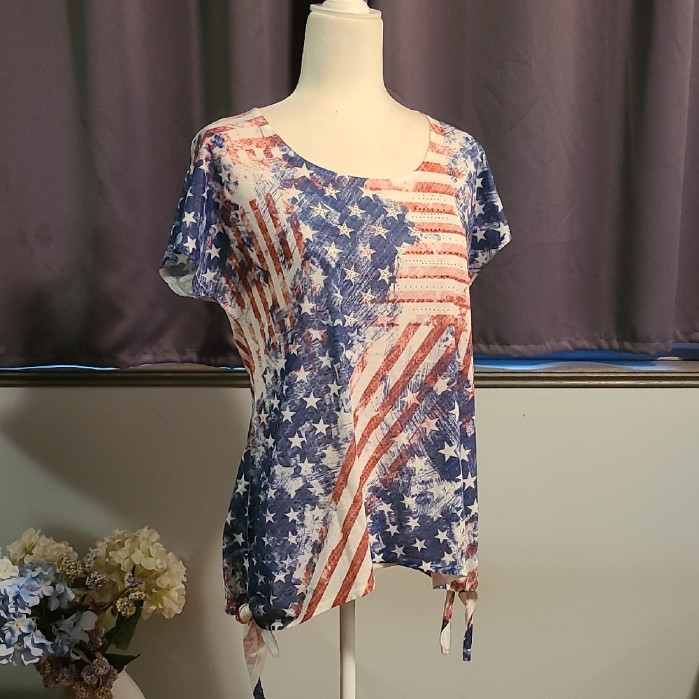 B.L.E.U. Patriotic Flag Print Top - Ladies Medium